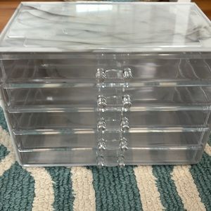 Storage box